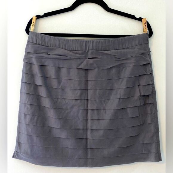 LOFT Dresses & Skirts - The Loft, Tiered, Silk Skirt, Gray, Thigh Length, Size 8